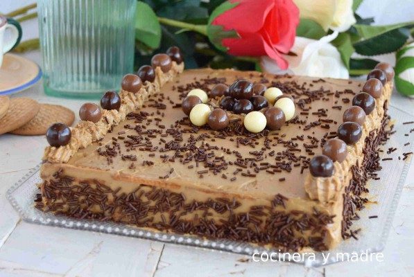Tarta de galletas y moka sin horno