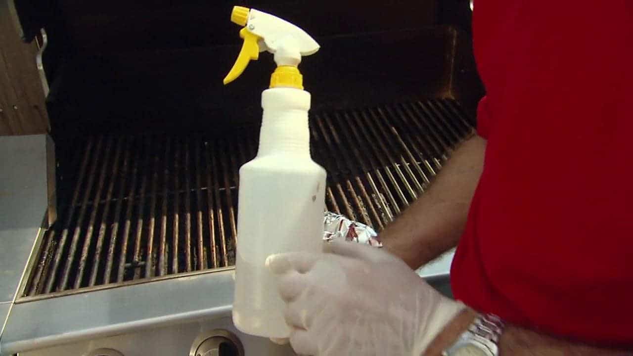 14 astuces pour une grille de barbecue impeccable 1