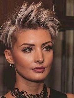 Ceci contient une image de : 10 Best Pixie Cuts for Fine Hair to Look Fuller - Sparkonus