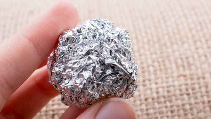 Palline di alluminio dentro l'armadio 