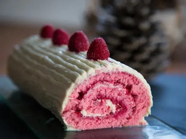 Bûche de noël chocolat blanc framboise