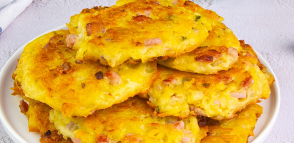 Beignets de pommes de terre et jambon : un plat rapide et savoureux !