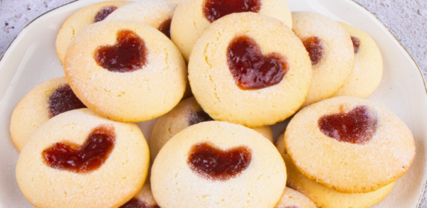 Biscuits à la confiture de cœur : parfumés et irrésistibles !