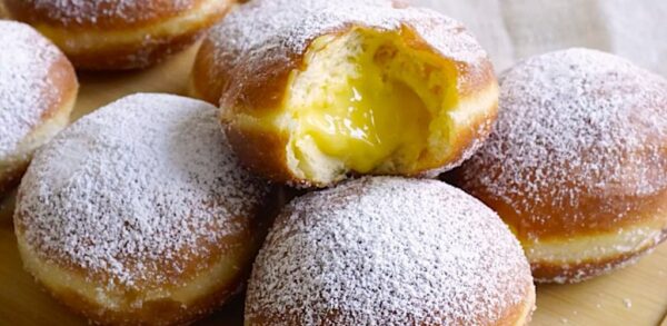 Bombes frites crémeuses : vous allez tomber amoureux de ce dessert étonnant