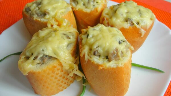 Bouchées croustillantes aux champignons gratinés : recette facile et délicieuse