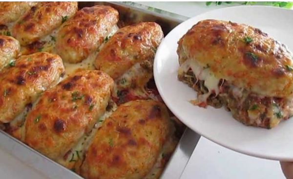 Boulettes de viande aux pommes de terre et à la sauce tomate au chorizo