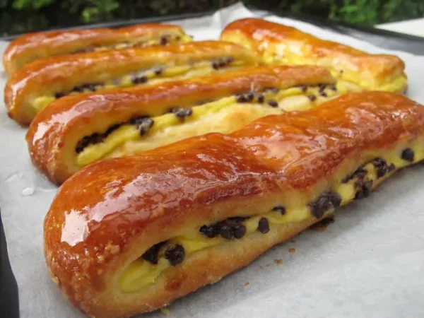 Brioches Suisses: Une Recette Gourmande pour des Matins Savoureux