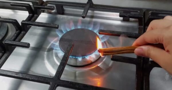 Brûlez un bâton de cannelle à la maison, après 5 minutes vous n’en croirez pas les résultats