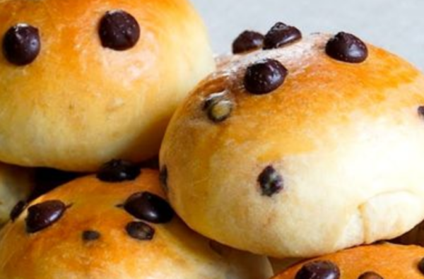 Buns moelleux aux pépites de chocolat : la délicieuse recette à essayer