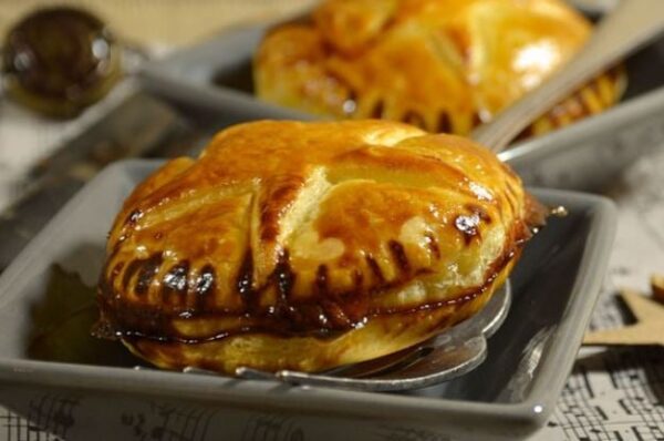 Chaussons au Foie Gras et au Confit d’Oignon