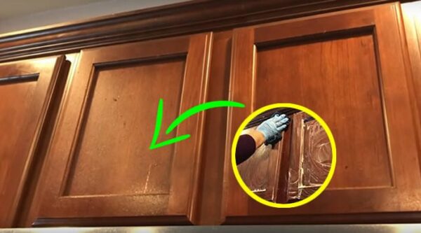 Comment enlever la graisse du bois pour lui donner un aspect neuf