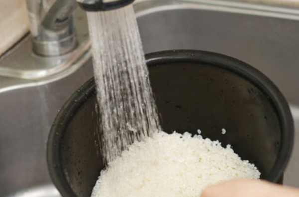 Comprendre pourquoi il est mal de laver le riz avant de le cuire