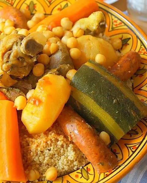Couscous Royal au Agneau, Poulet et Merguez