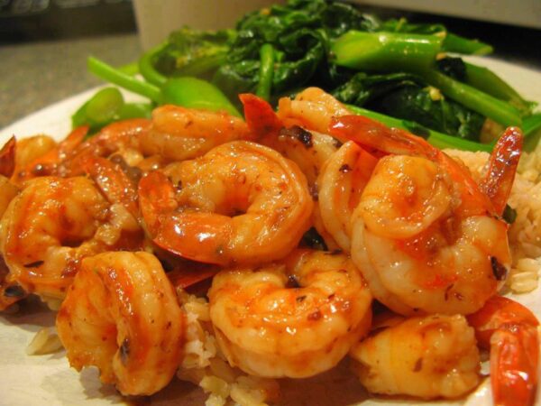 Crevettes sautés et légumes