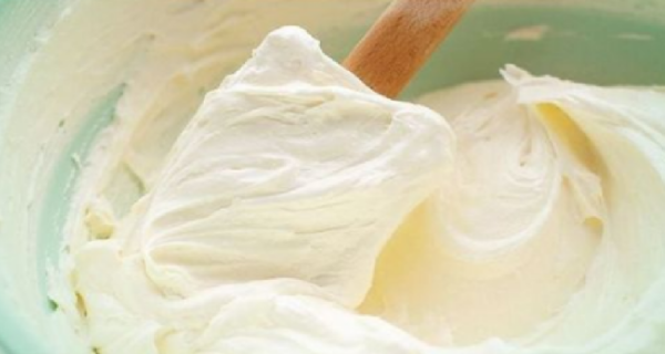 Crème de gâteau délicieuse qui rappelle la crème glacée