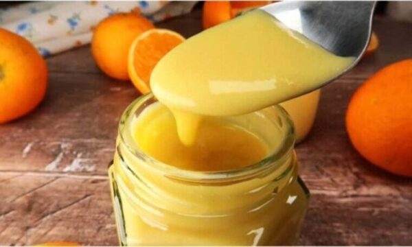 Crème de mandarine, à déguster à la cuillère, riche en vitamine C.
