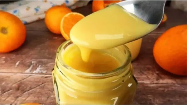 Crème de mandarine, à déguster à la cuillère, riche en vitamine C.