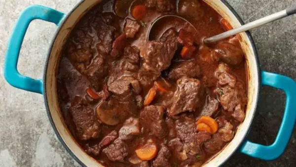 Découvrez la Recette Gourmande du Bœuf Bourguignon à la Cyril Lignac