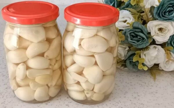 De l’ail toujours frais et intact pendant 1 an : seuls les cuisiniers connaissent cette astuce en cuisine