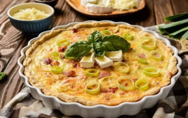 Délice de saison : Recette de Tarte au Camembert, Poireaux et Lardons qui Fond dans la Bouche