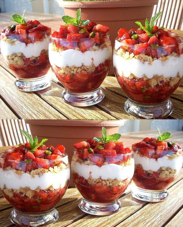 Délices Estivaux : Tartare de Fraises, Pistaches et Sablés