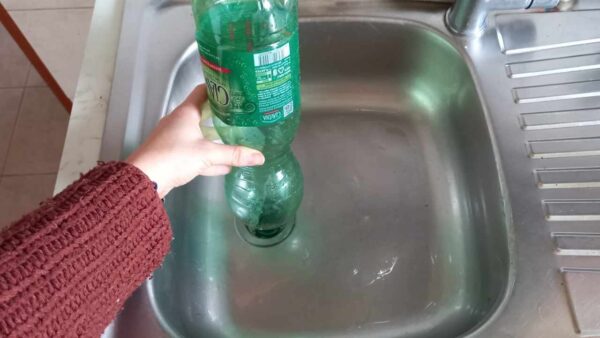 Drain bouché, avec la méthode du bouchon, vous pouvez le résoudre en quelques instants