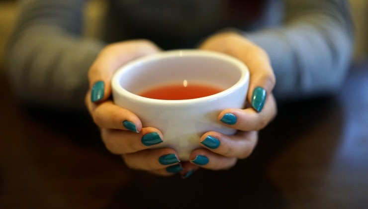 thé aux écorces d'orange et aux clous de girofle