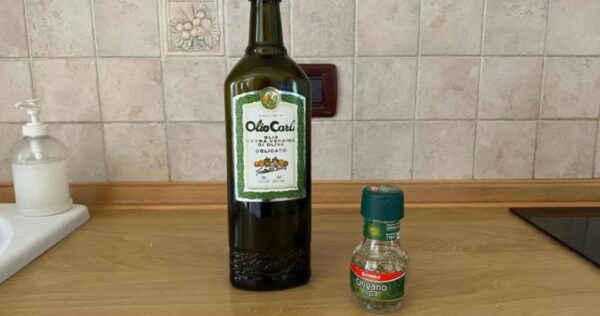 Faites-le une fois par mois et vous me serez reconnaissant : pourquoi combiner l’origan et l’huile d’olive