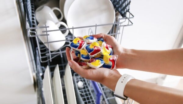 Faites simplement cette chose et toute la saleté sortira de la machine à laver peu de temps après