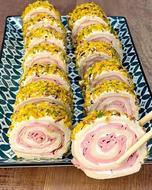 Faux sushis: la recette rapide et facile avec du pain pour les sandwichs