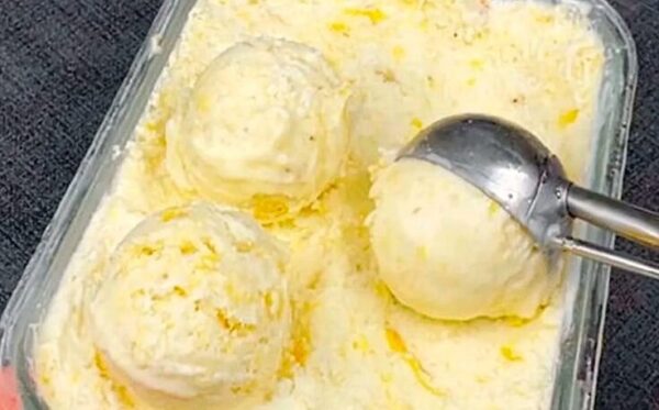 GLACE CRÉMEUSE À LA BANANE