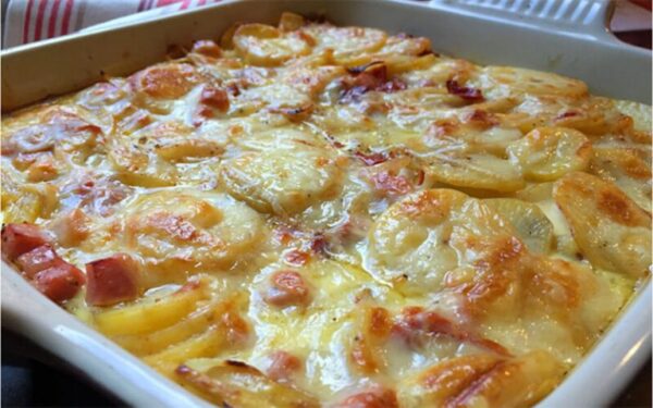 Gratin de patates et de jambon.