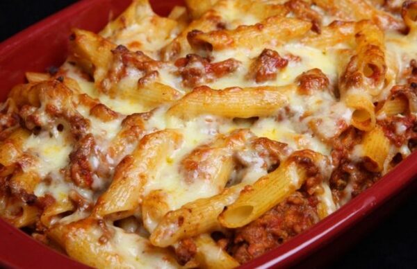 Gratin de pâtes agrémenté de viande hachée