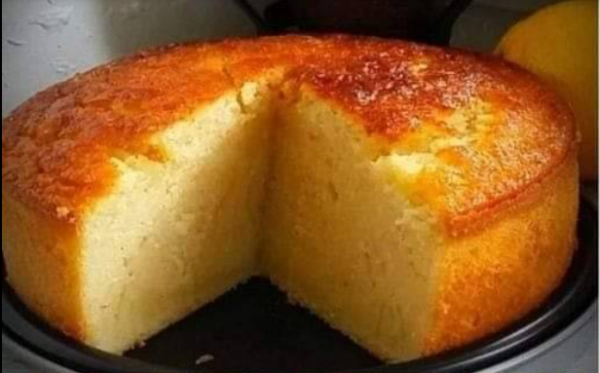 Gâteau au lait et à la semoule ultra moelleux parfumé à la vanille et au citron