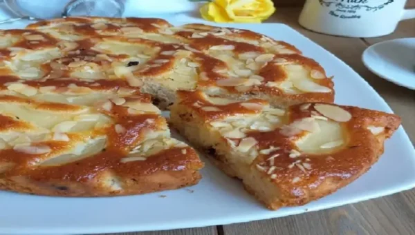 Gâteau au yaourt poires amandes facile