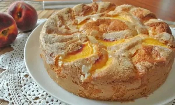 Gâteau aux pêches et au yaourt recette facile
