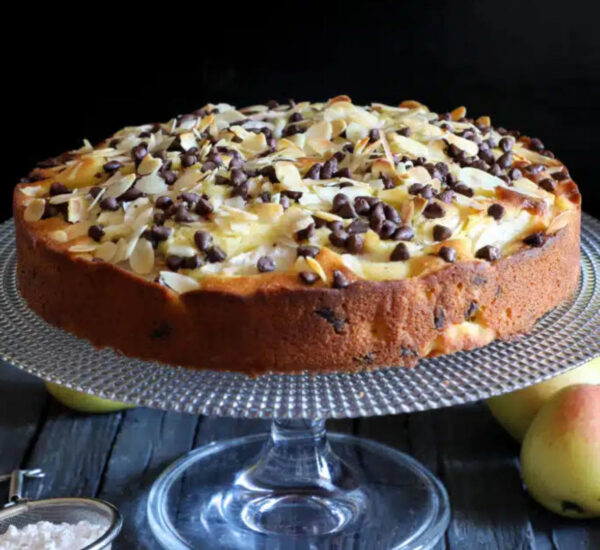 Gâteau moelleux aux poires et pépites de chocolat