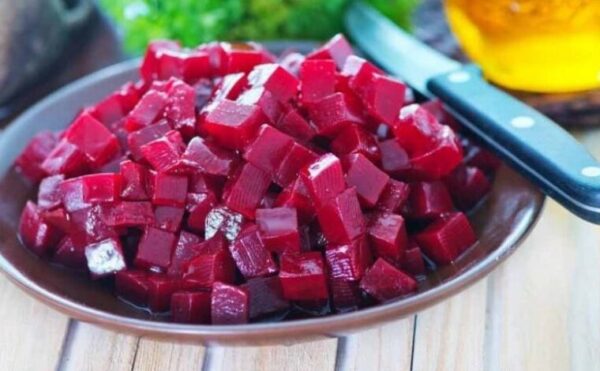 J’ai 60 ans et grâce à cet aliment, ma vue s’est améliorée, la graisse de mon foie a disparu et mon côlon a été nettoyé ..