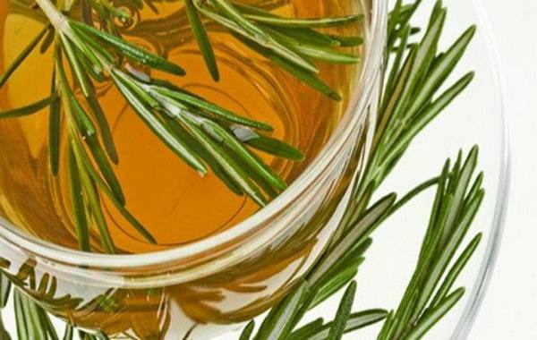 La Formule au Romarin Qui Renforce les Cheveux et Prévient la Chute des Cheveux