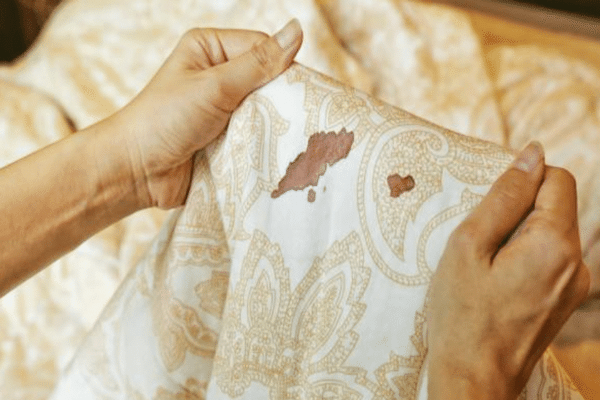 La Meilleure Manière de Retirer une Tache de Sang sur du Linge
