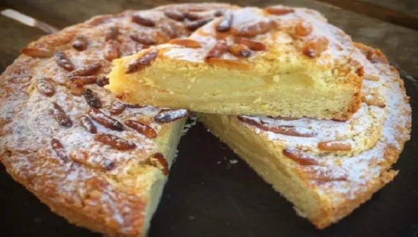 La Recette Authentique de la Torta della Nonna : Un Délice Italien à Déguster Sans Modération