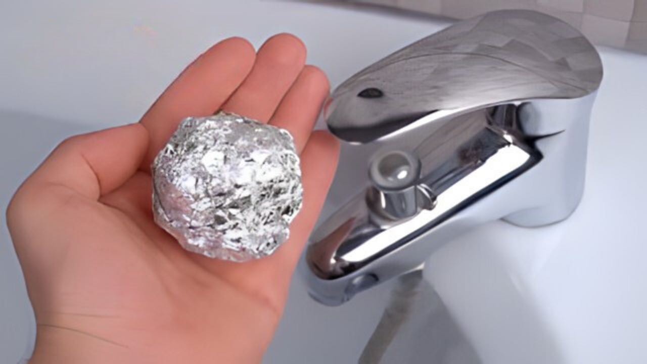 Boule de papier d'aluminium