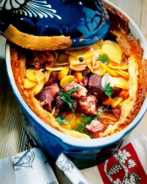 Le Baeckeoffe : Une Épopée Culinaire d’Alsace