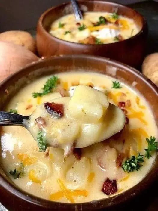 Le Velouté de Pommes de Terre à l’Oignon: Un Voyage Gastronomique
