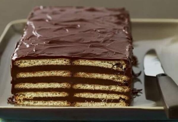 Le gâteau au Petit-Beurre et au chocolat facile et rapide