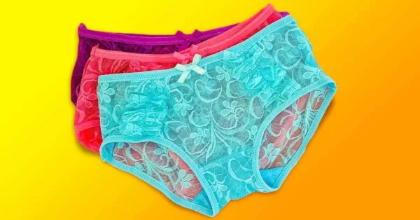 Le petit noeud devant la culotte n’est pas seulement décoratif. Il a un usage spécial. Voici lequel