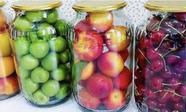 Maîtriser l’Art de la Conservation des Fruits : Le Truc Intemporel de Grand-mère pour Conserver les Fruits toute l’Année Sans Réfrigération