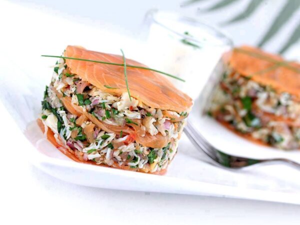 Mille-feuille de crabe au saumon fumé