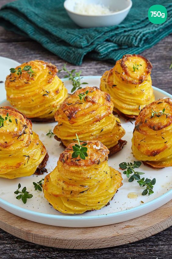 Millefeuilles de pommes de terre croustillantes au parmesan