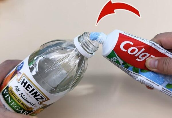 Mélangez du dentifrice avec du vinaigre ! Avec cette solution, toute votre maison brillera de propreté !